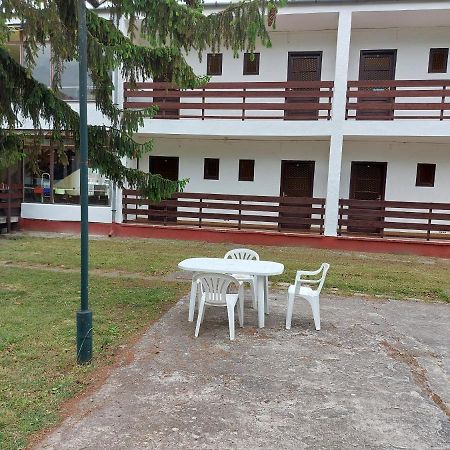 Beach Club Panzio Es Camping Aparthotel ซามาร์ดี ภายนอก รูปภาพ