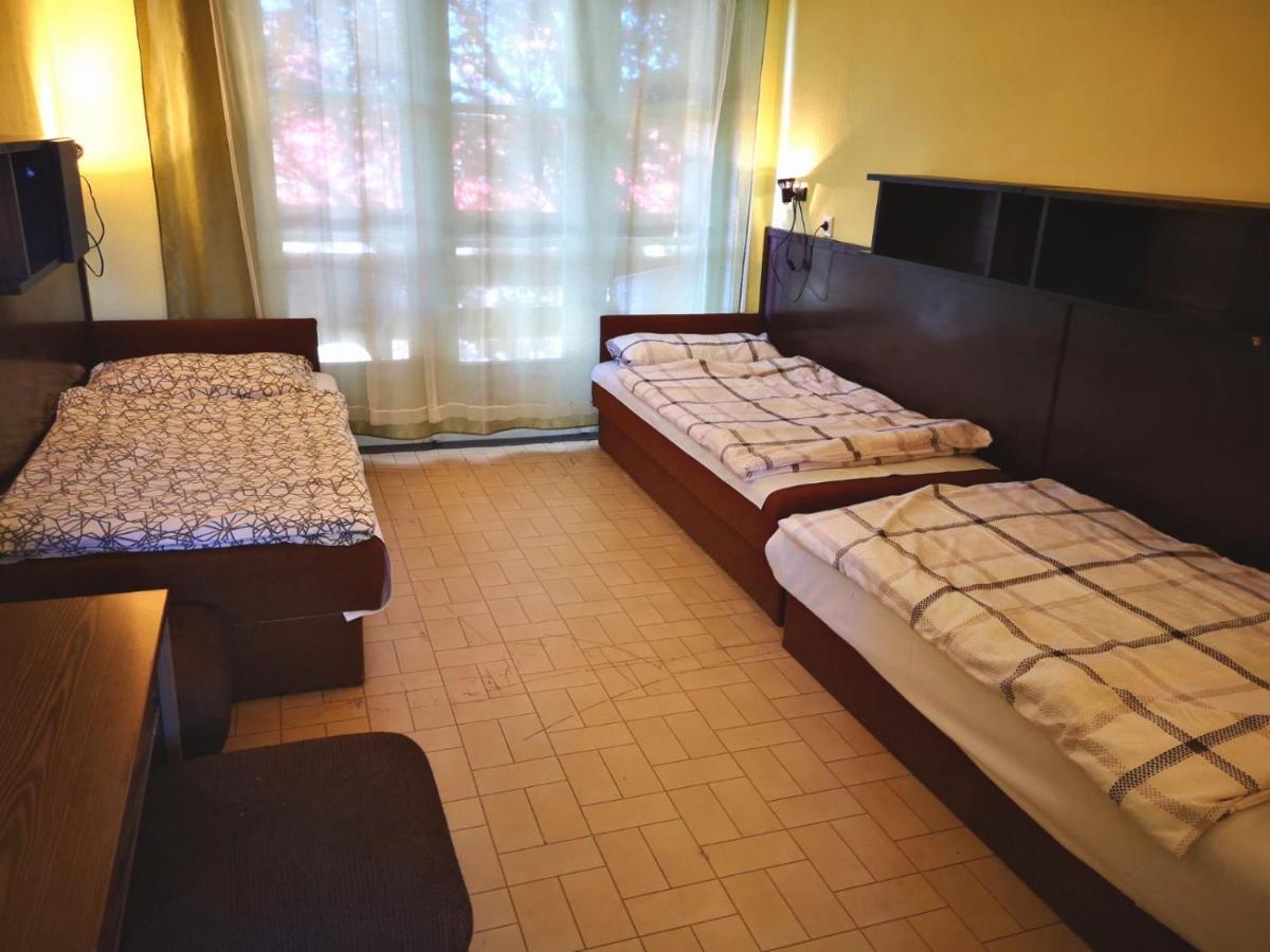 Beach Club Panzio Es Camping Aparthotel ซามาร์ดี ภายนอก รูปภาพ